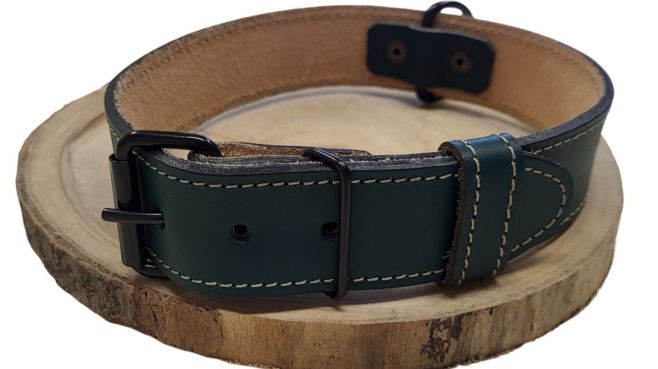 Nové obojky z pravé kůže již teď najdete na našem eshopu www.jdemevencit.cz #obojky #madeinczech #obojkypropsy